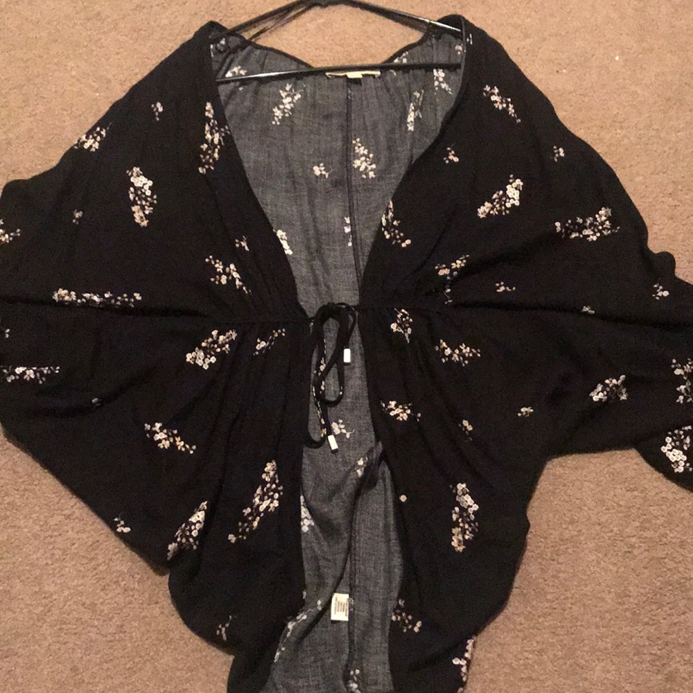 Never worn. Floral kimono/wrap